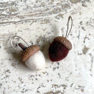 Wool Felted Acorns - Autumn / Fall / Halloween Decor with Lotka Paper Gift Box